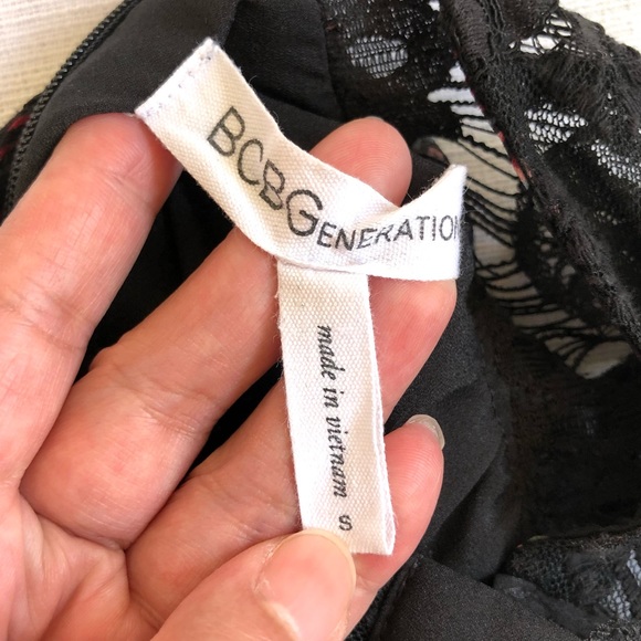 🛍️ 3/$20 BCBGeneration Pink / Maroon Paisley Lace Yoke High Neck Romper Sz Small - Picture 10 of 13